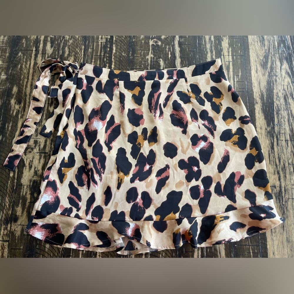 NASTY GAL - Leopard Wrap Skirt - US 8 / Medium - Picture 11 of 16
